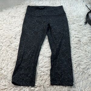 Lululemon Align Crop *19" Lacescape Dark Cast Black